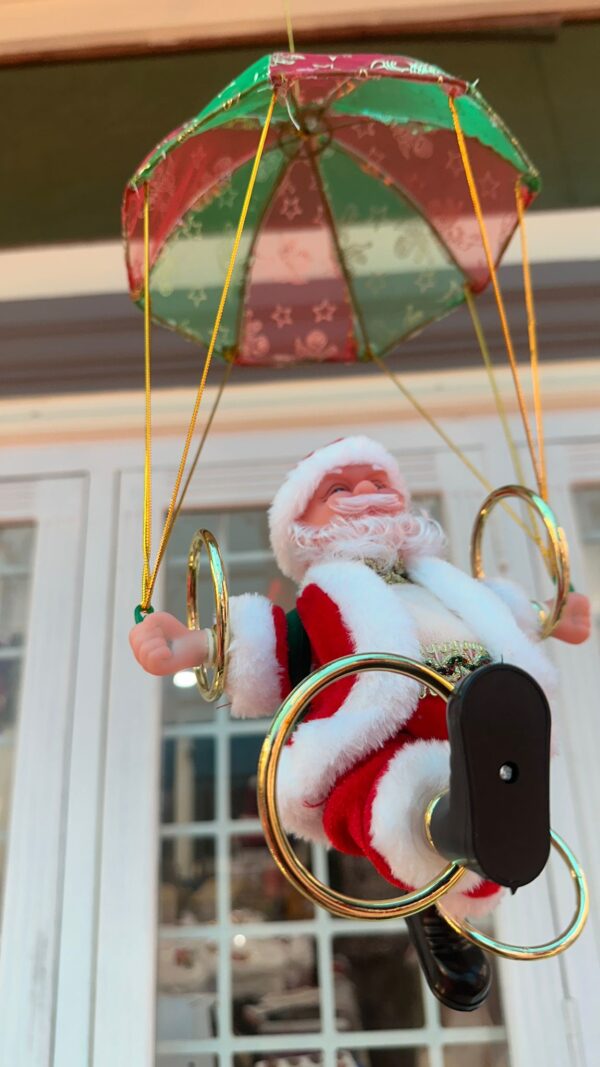 07144a55-745c-4da5-981e-f64386a80960 Parachute Santa Decoration