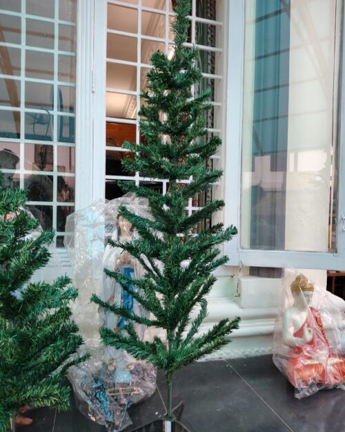 Premium Christmas Tree – 4 ft