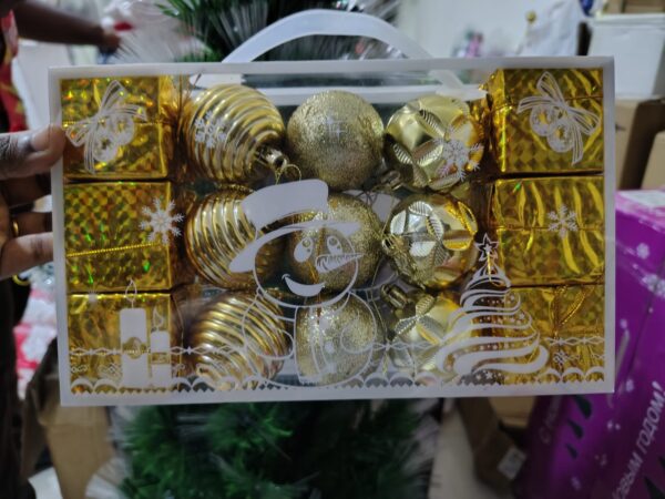 Golden Christmas Tree Decoration Gift Box – 150g