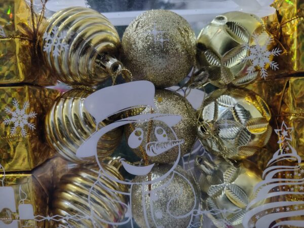 Golden Christmas Tree Decoration Gift Box – 150g