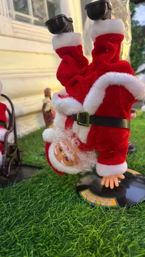 Animated dancing Santa