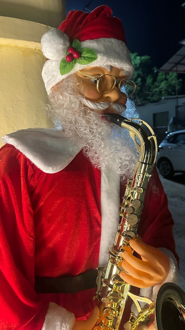 4fa5d1f1-4e87-439c-b01c-48b336eee564 6-Feet Musical Saxophone Santa