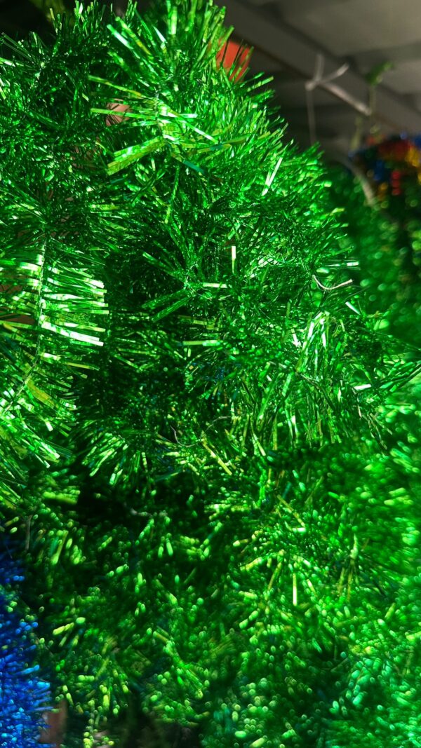 ✨ 2 Meter Green Christmas Garland – Premium Shine