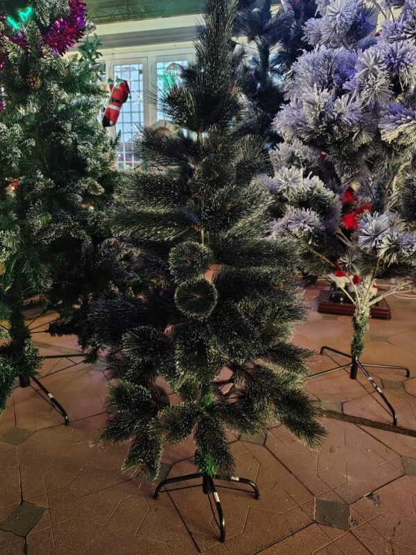 86046088-cafa-4306-b1aa-12af67330cd8 🎄 Long-Needle Pine Artificial Christmas Tree – 120 cm (4 Feet)