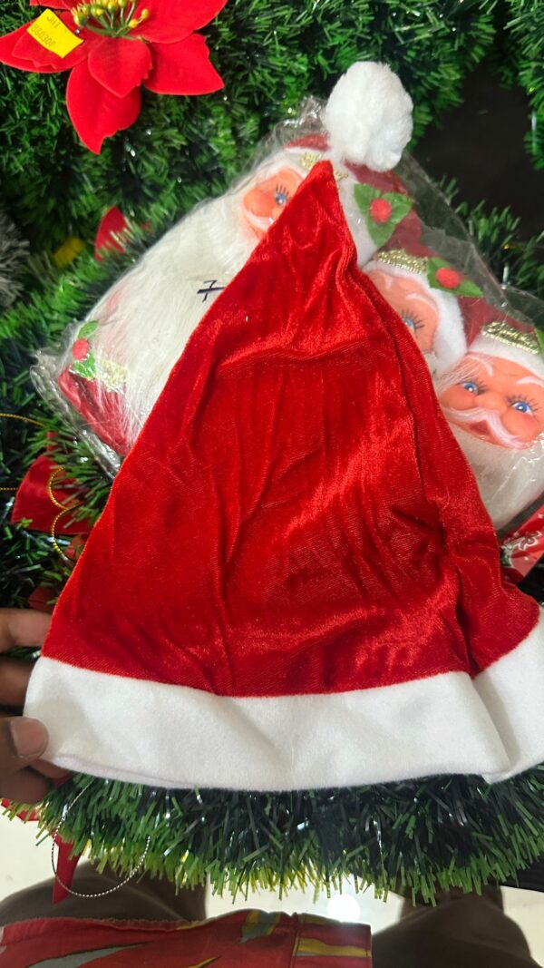 86486528-9e29-47b6-95ea-460e0e5f98d1 Kids’ Santa Hat – Soft Velvet (Small Size)