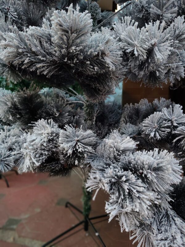 Premium Christmas Tree – 10 ft