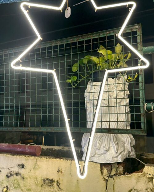 LED Star Hanging Light – 3.1 ft × 2 ft