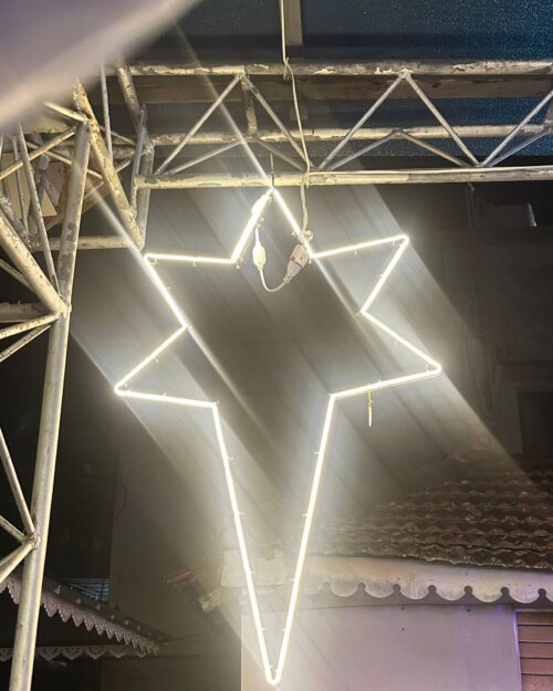 LED Star Hanging Light – 2.1 ft × 1.4 ft