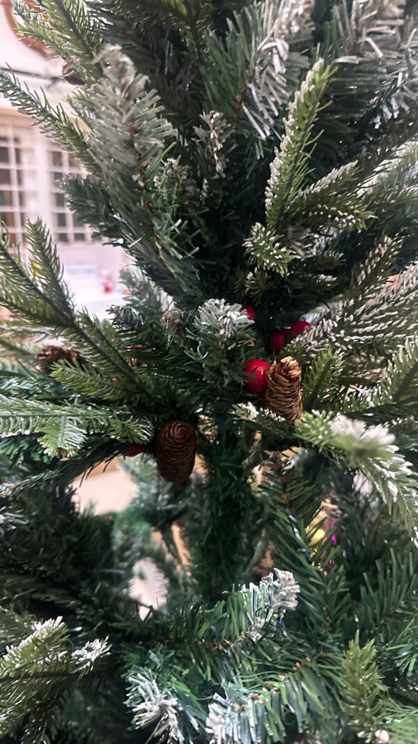 🎄 Premium Snow-Frosted Christmas Tree with Pinecones & Berries – 150 CM (5 Feet)