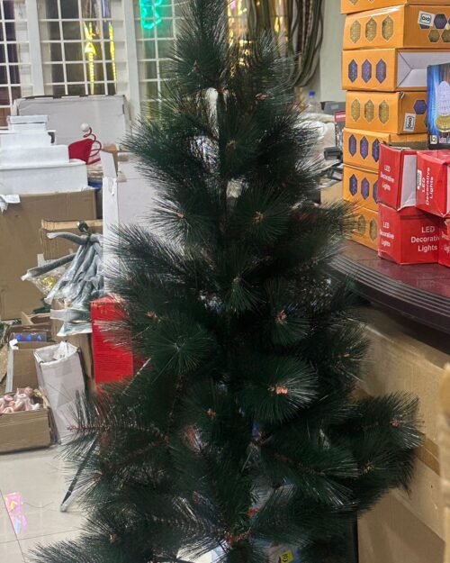 🎄 Long-Needle Artificial Christmas Tree – 150 CM (5 Feet)