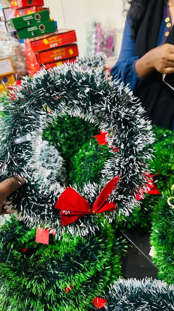 Snow-Tipped Christmas Wreat