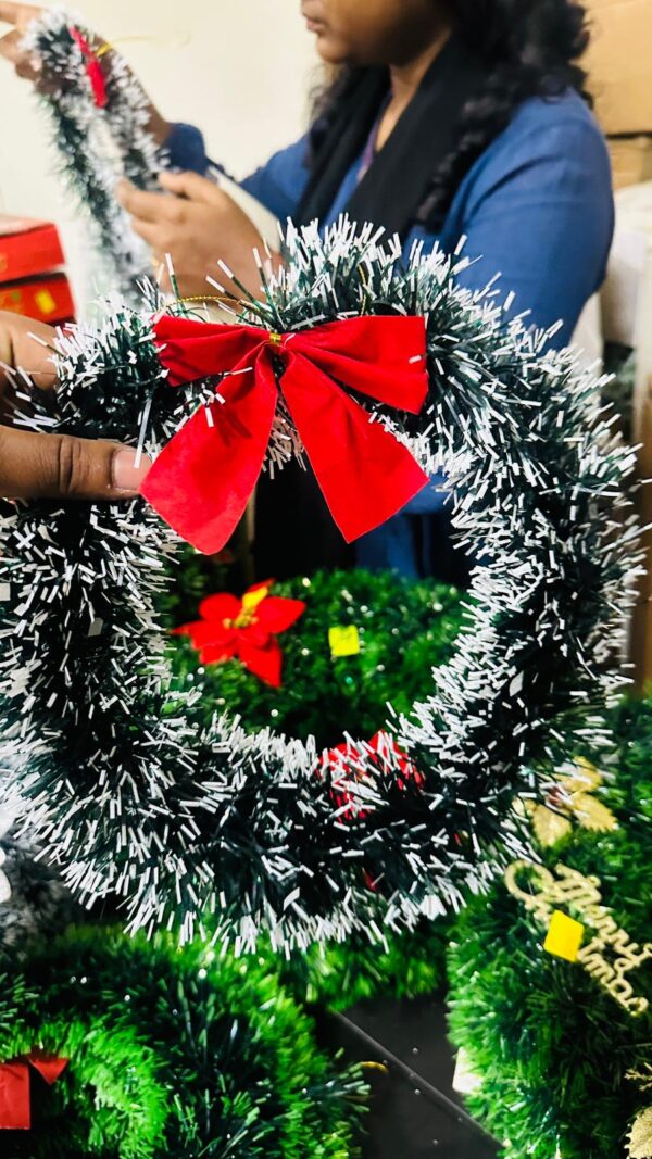 Snow-Tipped Christmas Wreat