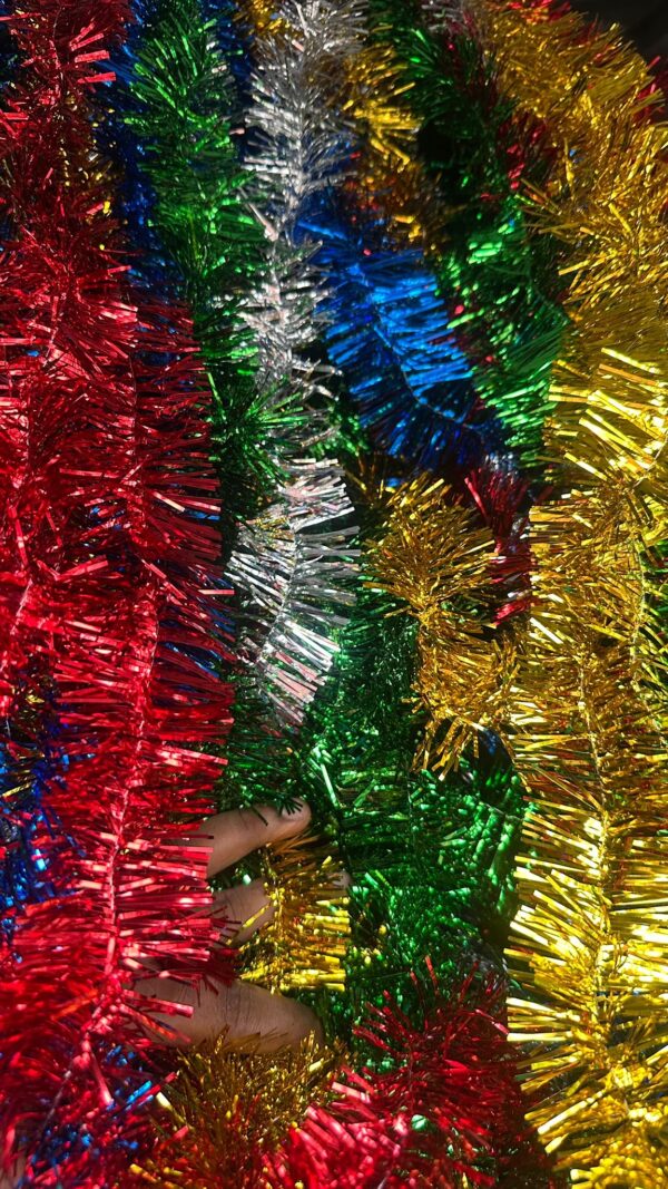 ✨ 2 Meter Christmas Garland – ₹18