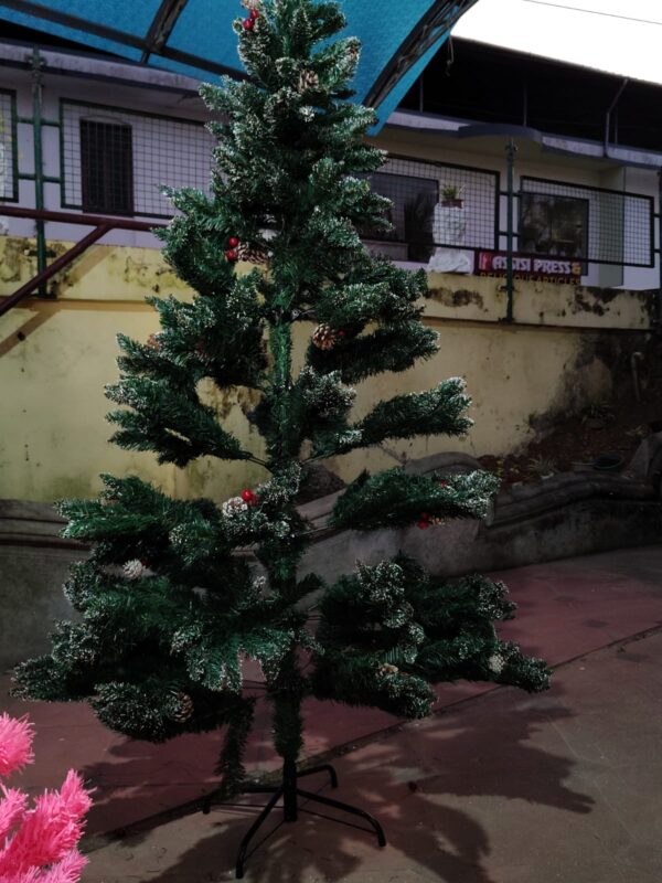 Premium Christmas Tree – 6 ft