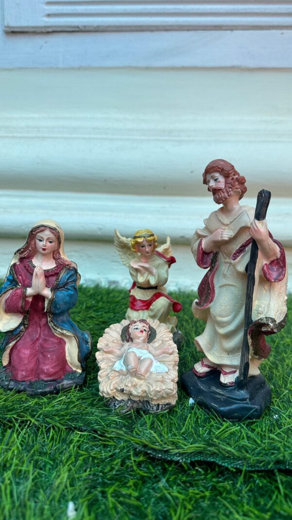 7-Inch Premium Polyresin Nativity Crib Set