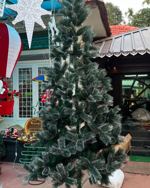 10 Feet Snow-Flocked Luxury Christmas Tree