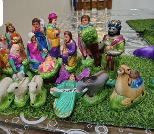 Plaster of Paris Crib Set – 17 Pieces (6 Inch)