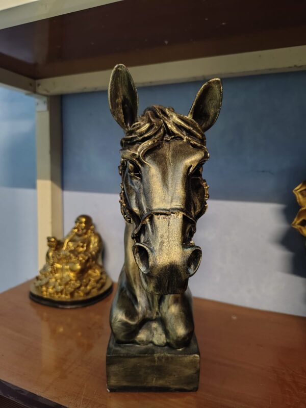 Horse Head Showpiece – Royal Finish
