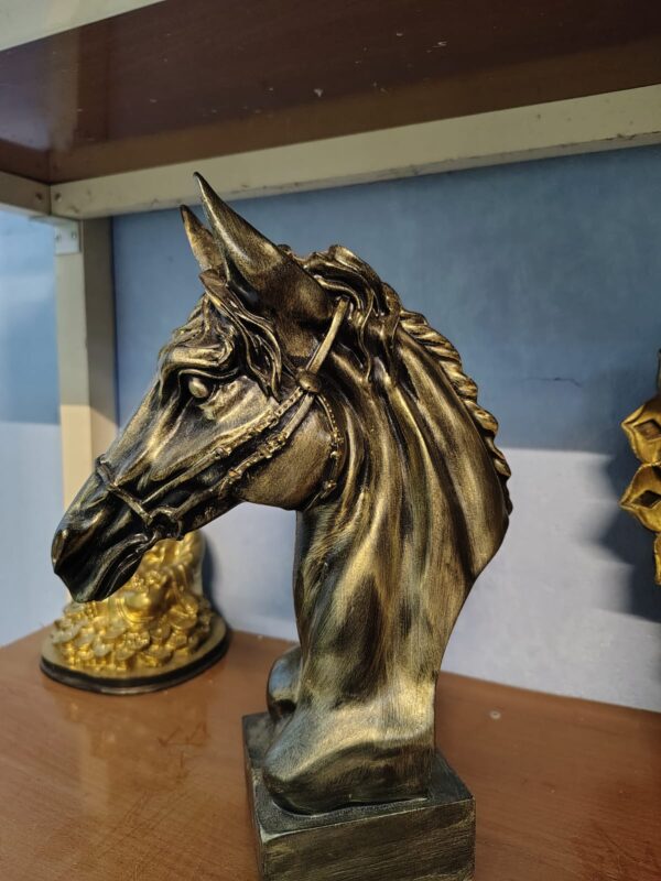 Horse Head Showpiece – Royal Finish