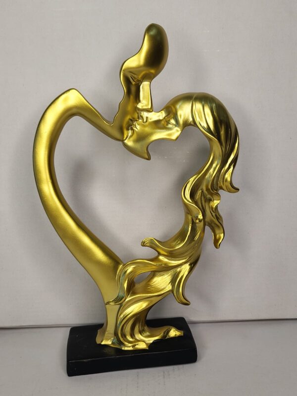 WhatsApp Image 2026-03-04 at 1.03.26 PM (1) Romantic Couple Heart Sculpture Gold – Modern Love Art Showpiece