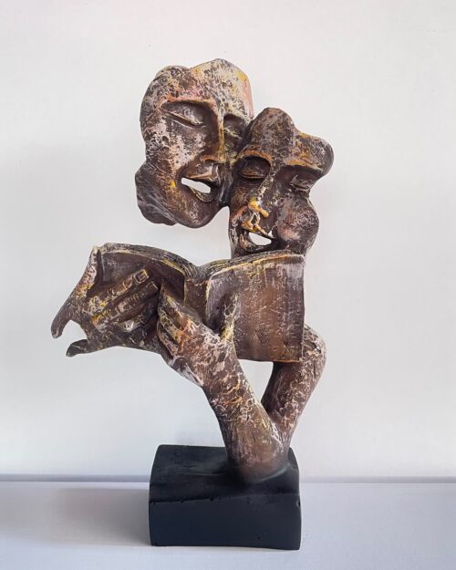 Abstract Couple Reading Sculpture – Artistic Tabletop Decor
