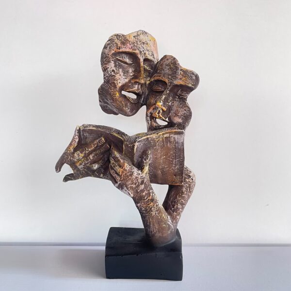 Abstract Couple Reading Sculpture – Artistic Tabletop Decor