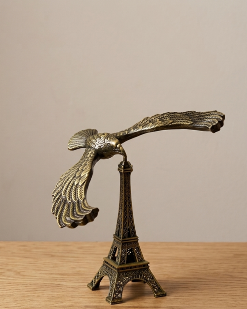 Eagle Over Eiffel Tower Sculpture – Elegant Paris-Themed Decorative Figurine N 28 | 7.5 Inch