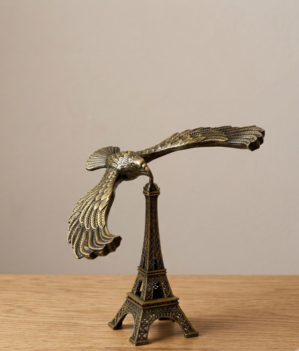 Eagle Over Eiffel Tower Sculpture – Elegant Paris-Themed Decorative Figurine N 28 | 7.5 Inch