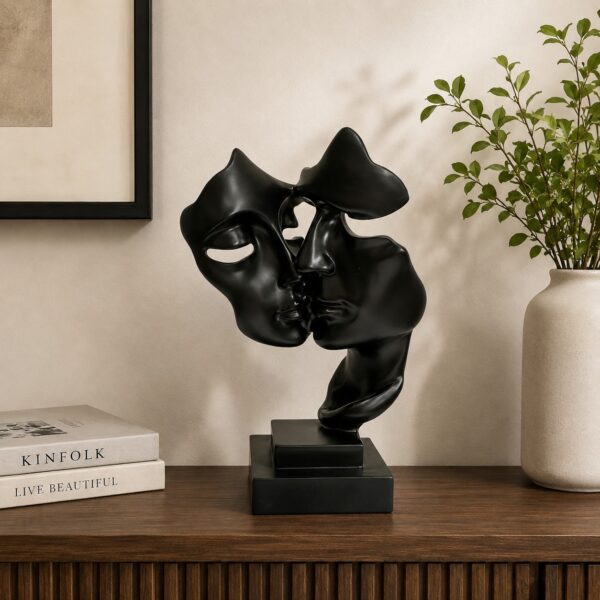Abstract Romantic Couple Kissing Sculpture – Elegant Black Decorative Figurine N 5 | 10.5 Inch